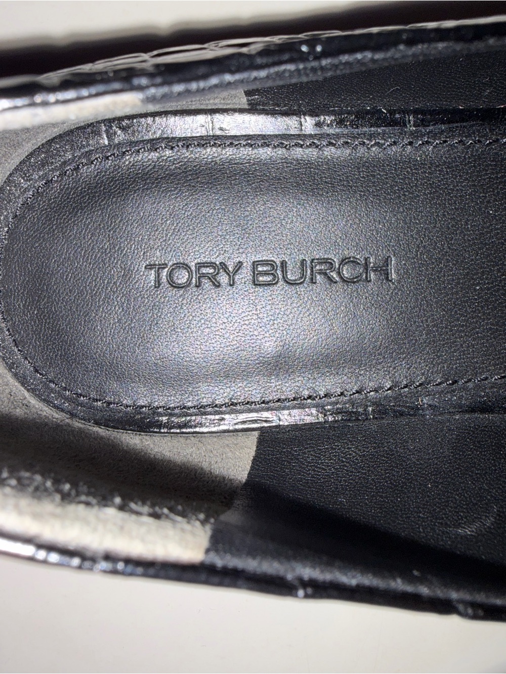 Tory Burch Black Croc-Embossed Patent Logo Ballet Flats - Picture 3 of 5